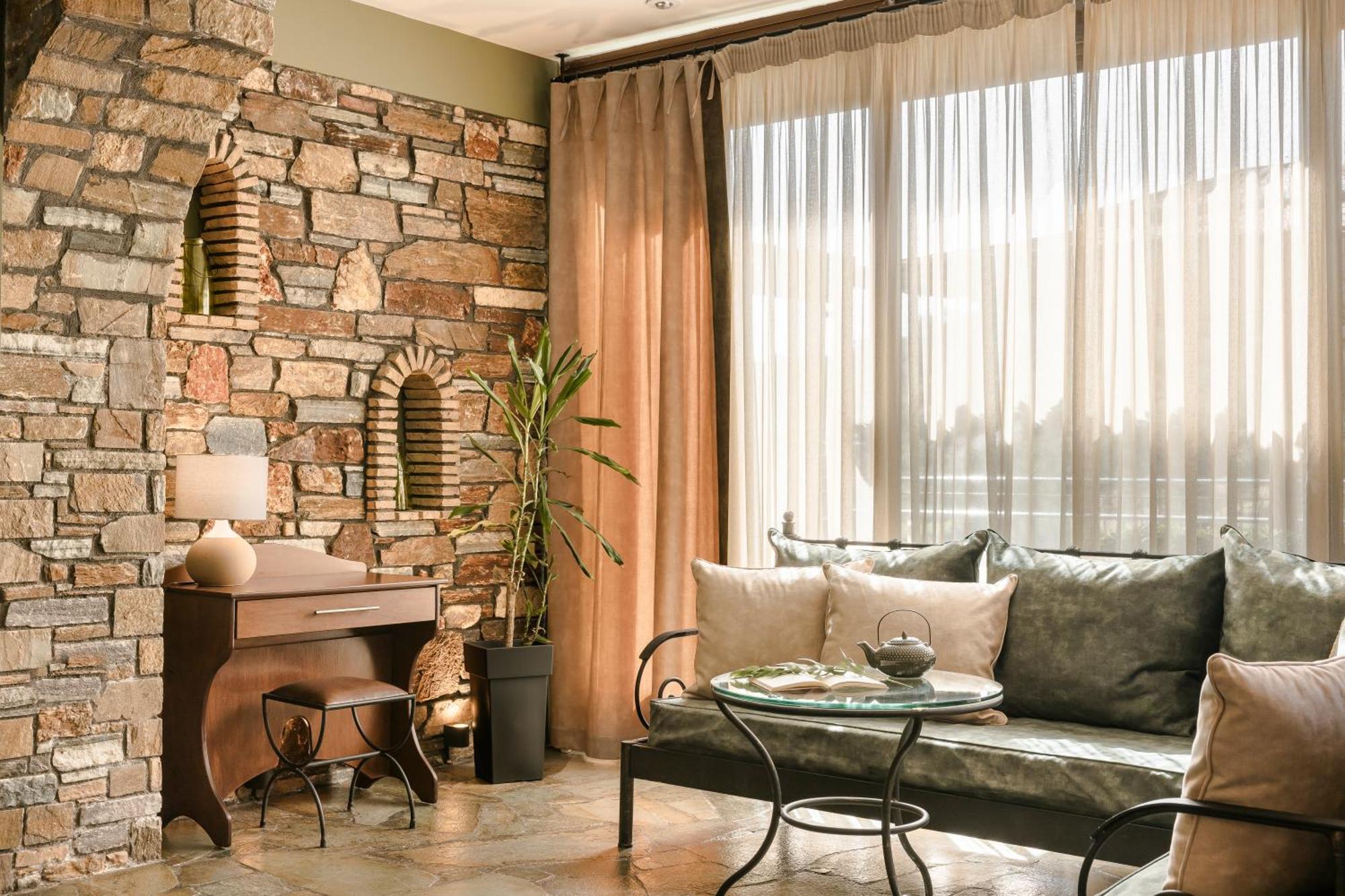 Paramithenio Village Beach Resort & Spa Agioi Apostoloi  Bilik gambar